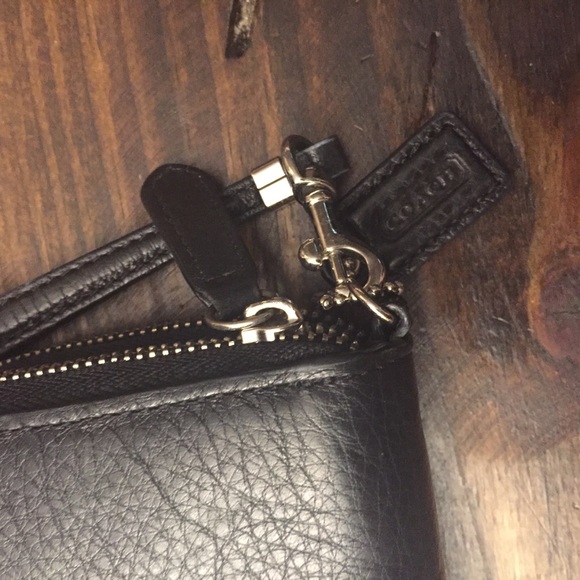SOLD Coach black leather wristlet wallet - Picture 3 of 5